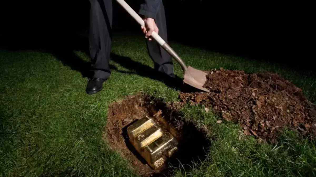 This couple discovered 28 gold bars in the garden, but the tax office got in touch
