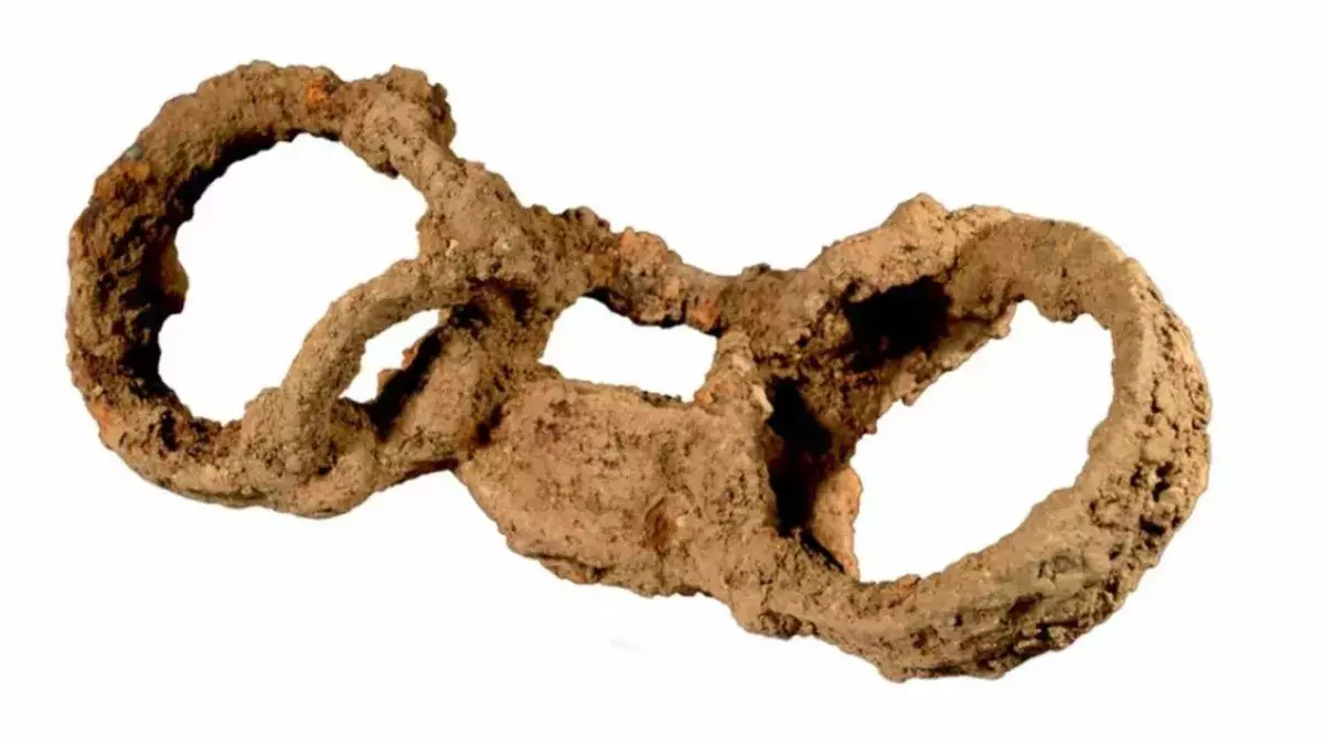 Exceptional discovery of a 1800 year old chained slave skeleton in England