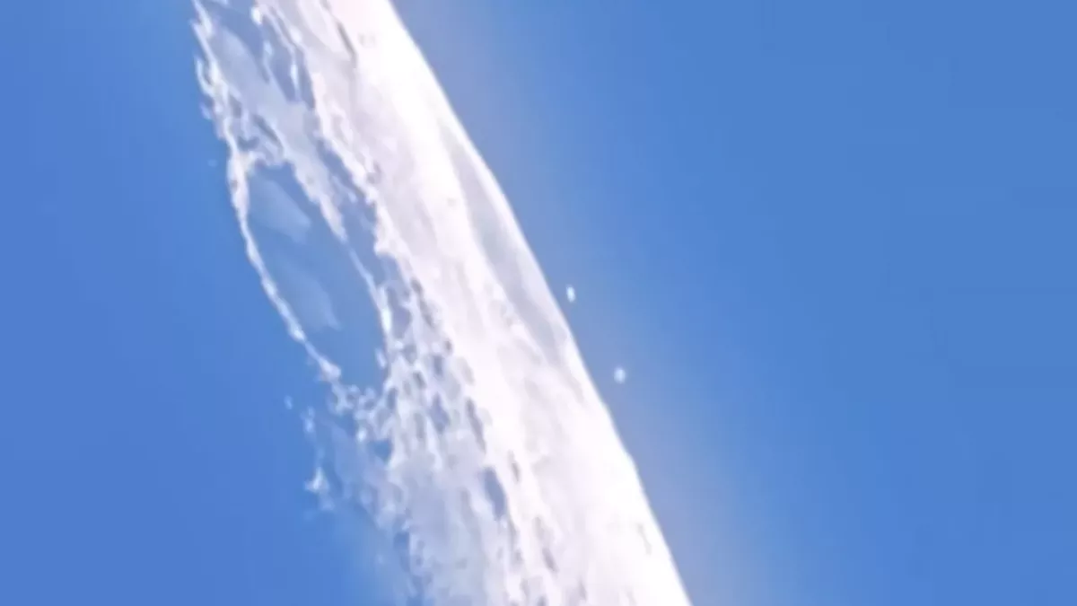 Man captures strange video of UFO's landing on the moon
