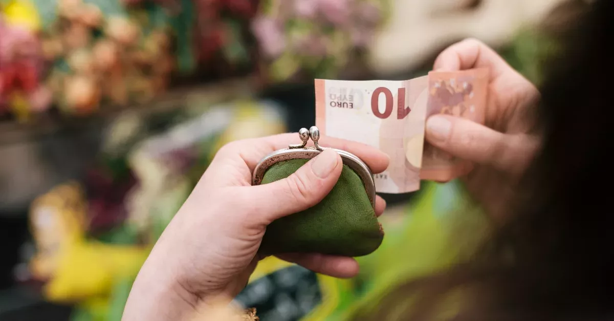 10 Euros Bill Out There That Is Actually Worth 3,000