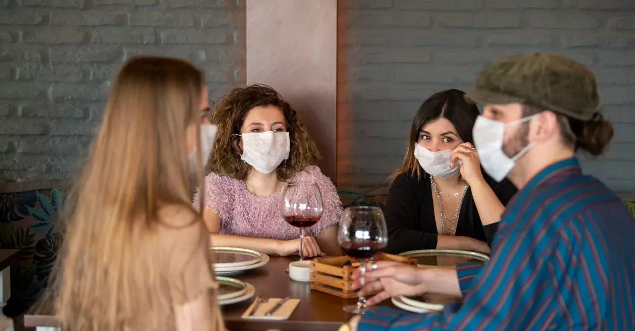 Coronavirus: Is it still safe to go out to restaurants? 
