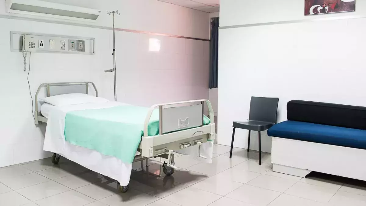 COVID-19: Winter lockdown in the cards amid hospital bed shortage