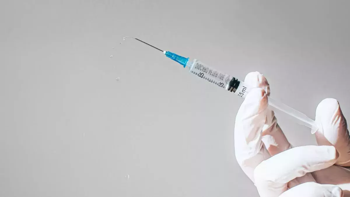Experts Reveal There Is No Link Between Alcohol and COVID Vaccine Efficacy