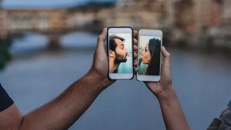 Flirting On Tinder: They Gave Us All Their Best Techniques... And The Worst Ones As Well
