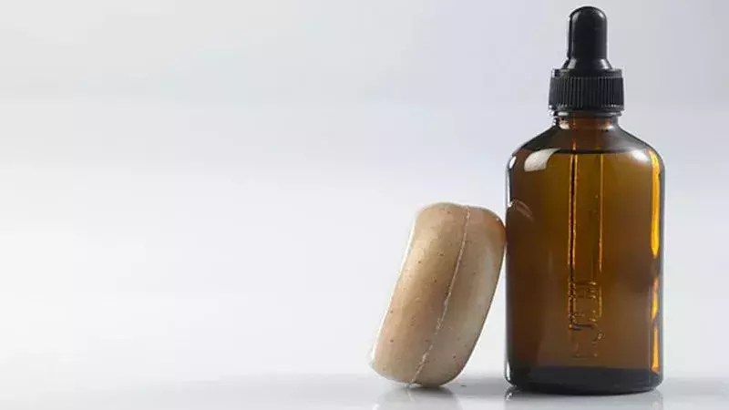 Here Is A Cheap And Easy Recipe For Anti-Hair Loss Oil
