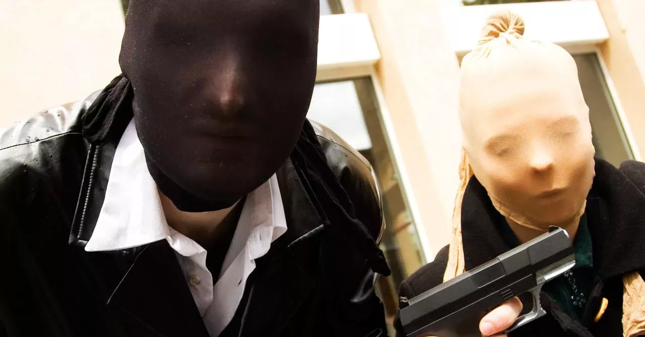 This Man Forced A Woman To Help Him Rob A Bank On Their First Date