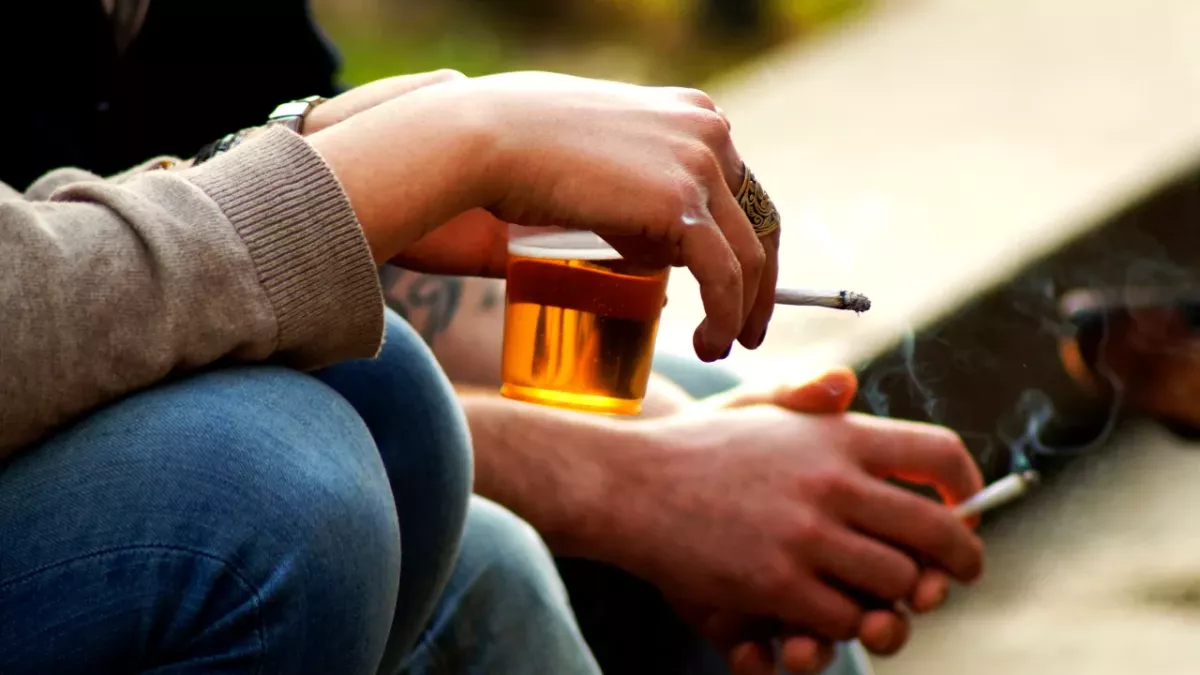 Smoking bar