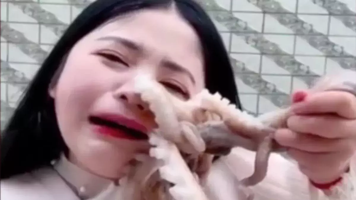 A Streamer Tried to Eat a Live Octopus and Seriously Regretted It