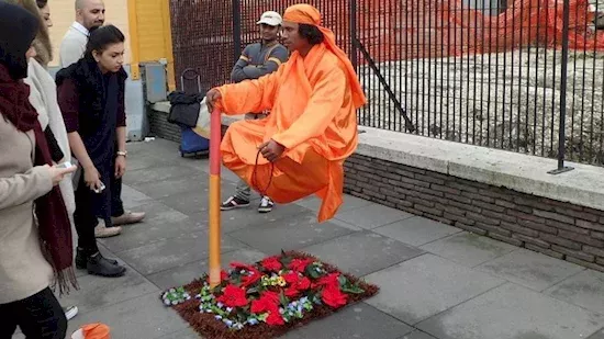 Street performer