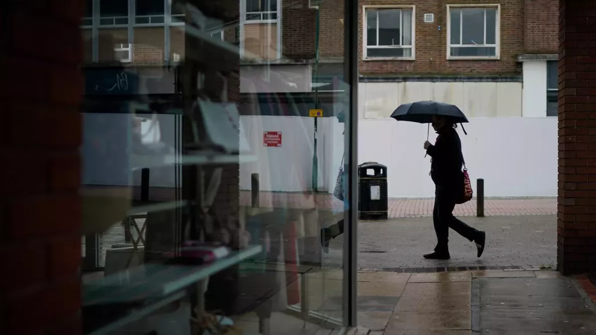 UK Professor Believes Lockdowns Could Continue for Years