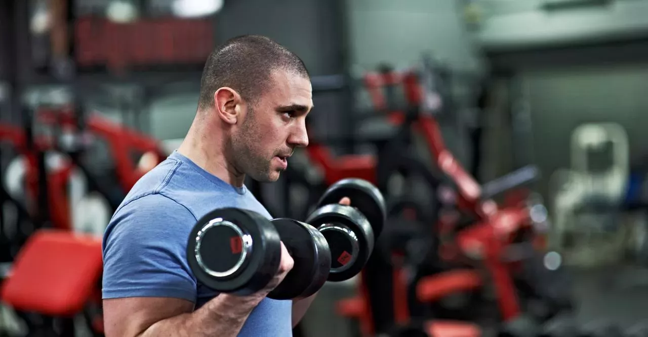 5 Exercises To Build Up Your Pecs Using Dumbbells