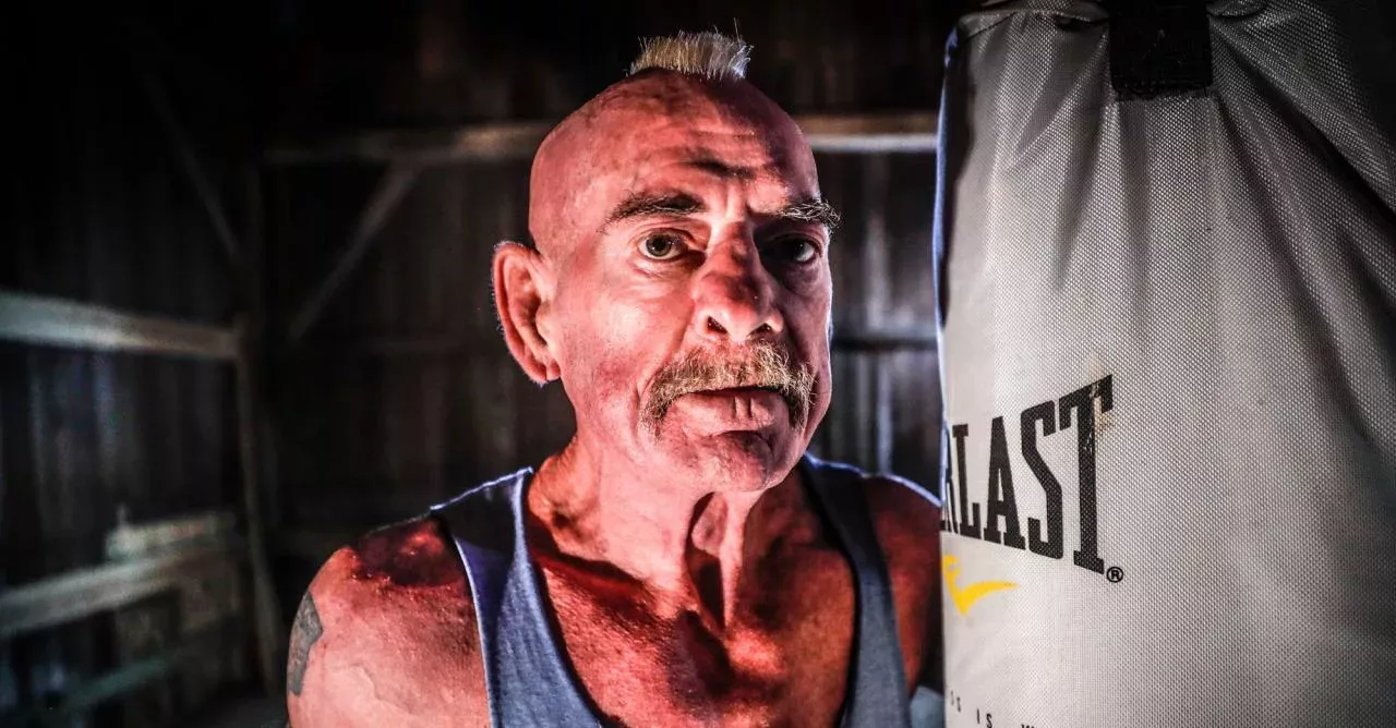 This 70-year-old boxer made his comeback, 36 years after his last fight, and won by KO!