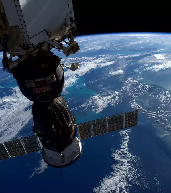 View of the Soyouz vessel over Florida, USA