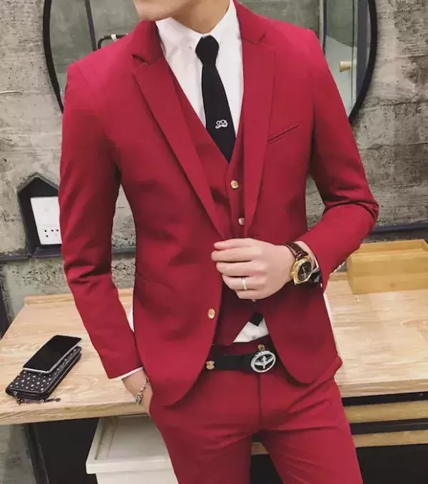 8. According to a study, wearing red clothing is a surefire way to win attention from women. You’ve got to be careful to find the limit; don’t want to be looking like Father Christmas.
