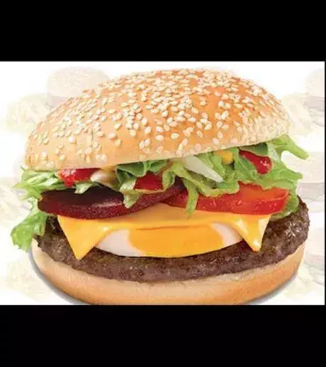 Kiwi Burger (New Zealand): no kiwis, but there is beetroot on it