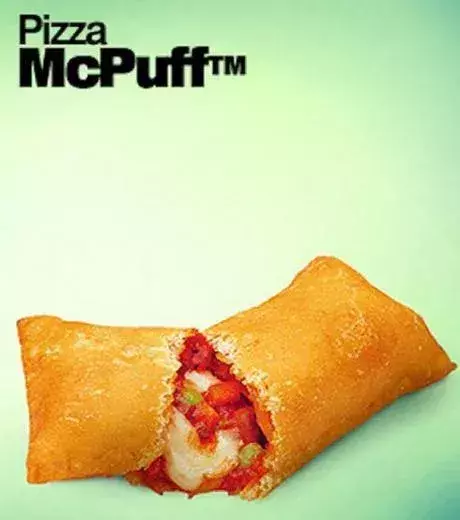 McPuff (Morocco): pastry stuffed with cheese, vegetables and a tomato sauce
