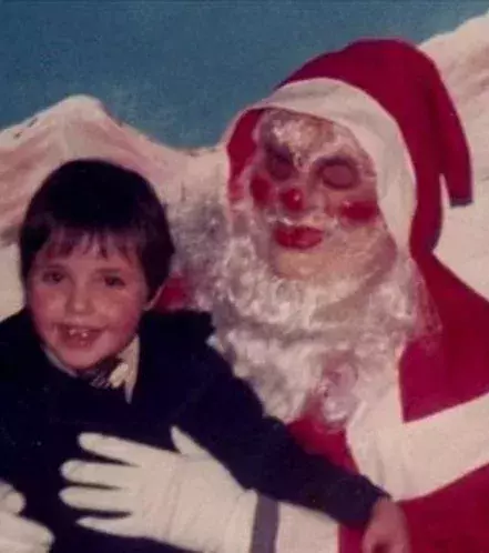 This Santa Claus is absolutely terrifying!
