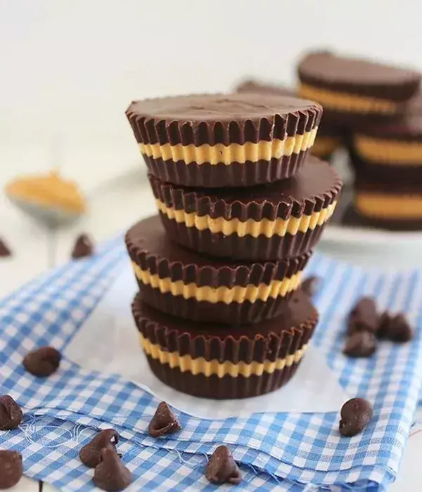 Peanut Butter Protein Cups – One of our favourite chocolate bars just became even better. Clocking in at under 100 calories a piece with only 6 ingredients, this one packs a protein punch.